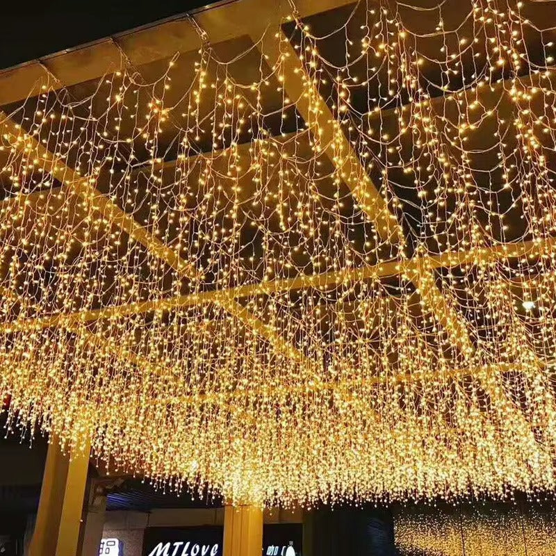Instalatie LED cu franjuri lungi 1 M, Lungime 25 M, 600 LED, Alb Cald