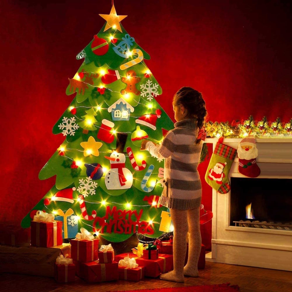 Brad din fetru cu instalatie LED pentru Craciun