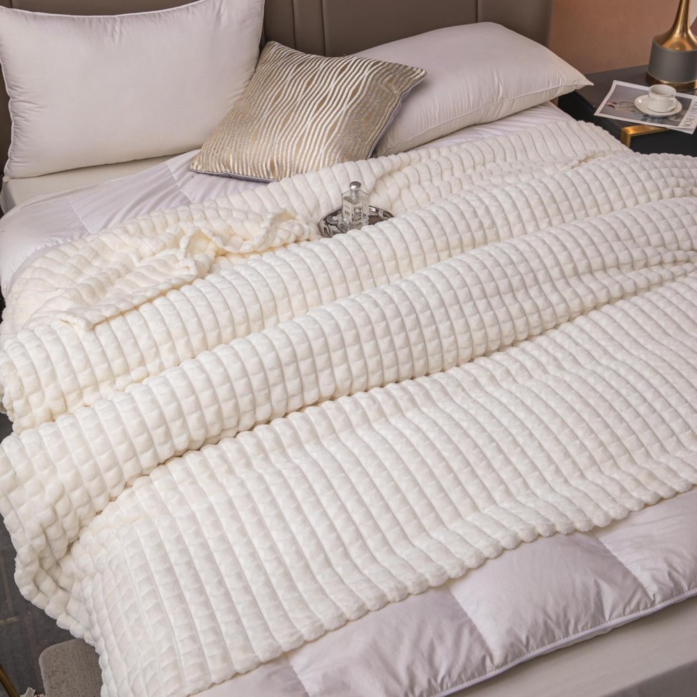 Patura super pufoasa Baycal Jo-jo, 200 x 230 cm, Alb